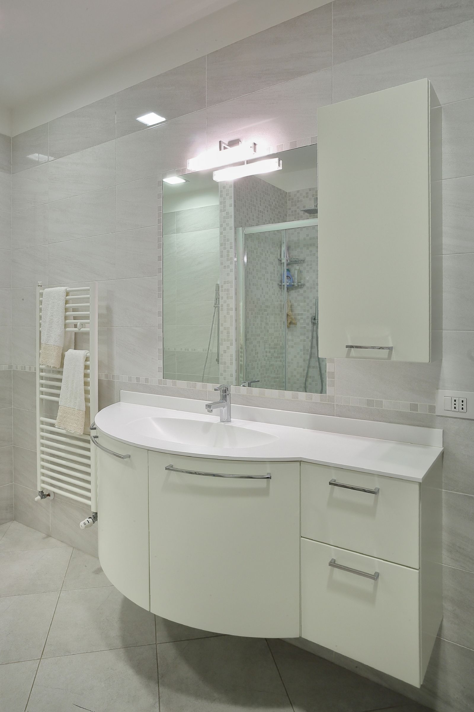 White matt lacquered bathroom cabinet